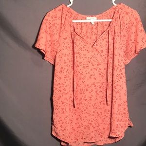 Cute Women’s Top!
